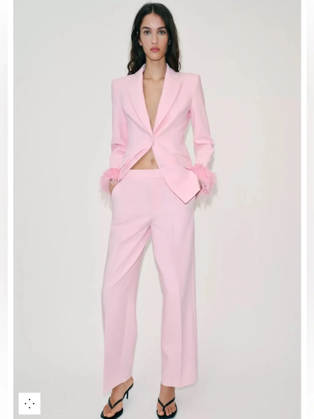 Zara LOW-RISE STRAIGHT LEG PANTS